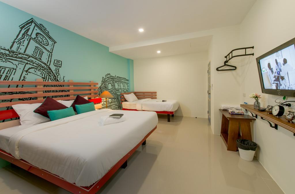 The Pho Thong Phuket Hotel Room photo
