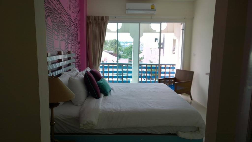 The Pho Thong Phuket Hotel Room photo